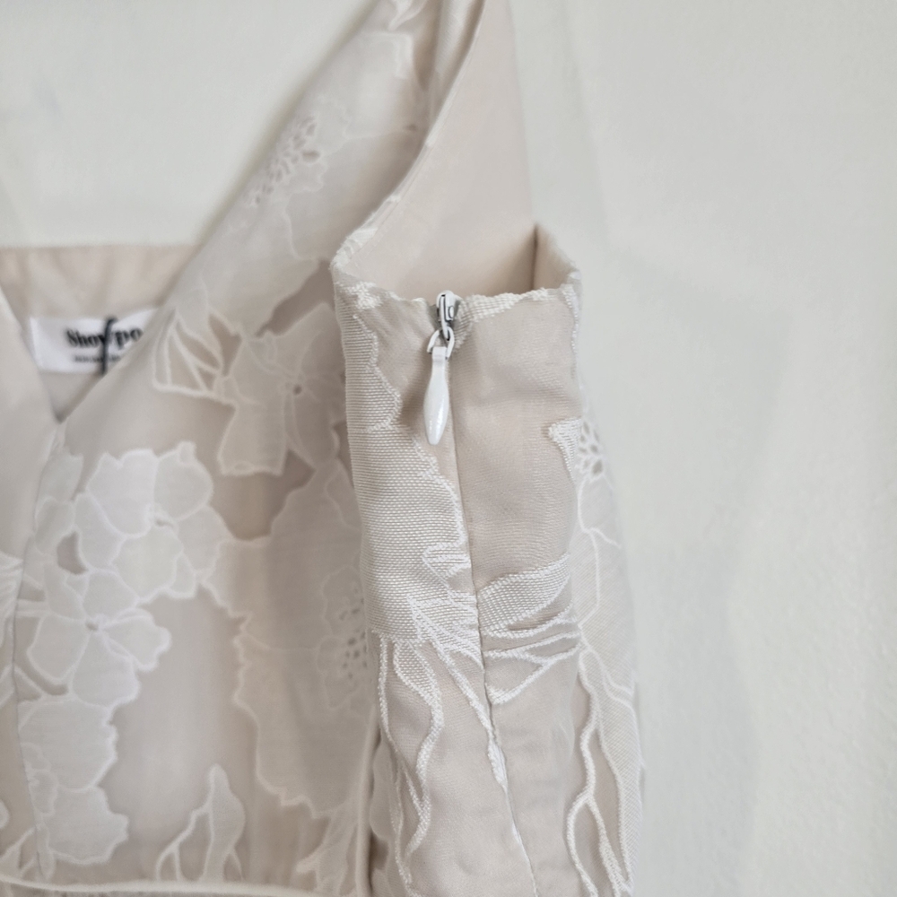 Showpo. Philine Plunge Fit and Flare Maxi Dress White 16 NWT New - Picture 6 of 9
